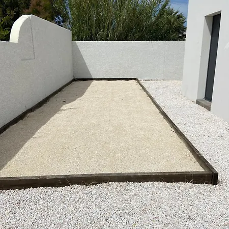 Spacieuse Piscine 350 M De La *