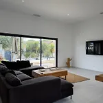 فيلة Spacieuse Piscine 350 M De La *