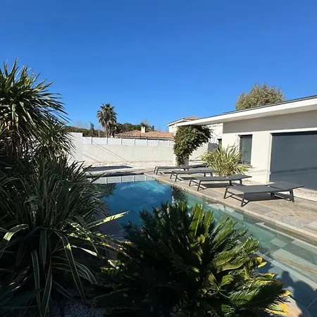 Spacieuse Piscine 350 M De La * Le Grau-dʼAgde